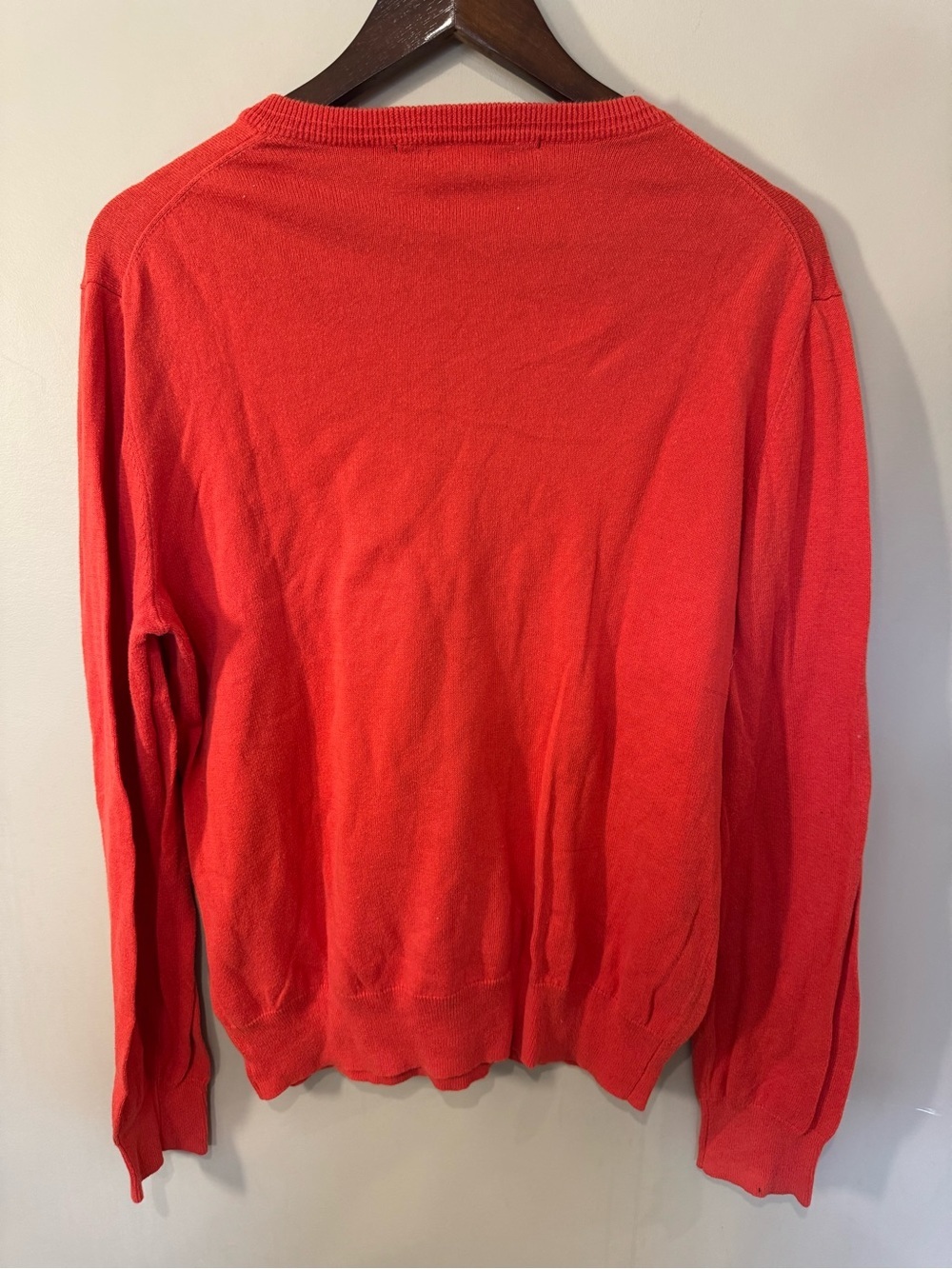GAP Men's V-Neck Sweater in Bright Red - Picture 4 of 8